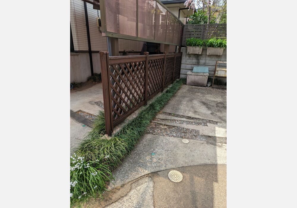 駐車場ラティスを塗装しました4